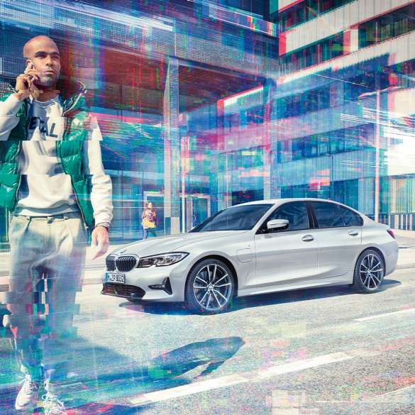BMW סידרה 3, תא הנוסעים תקריב על סביבת הנהג בתא הנוסעים של BMW סידרה 3.