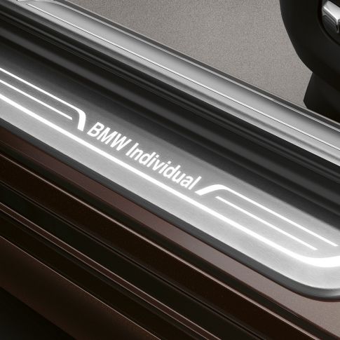 ספי הצד של BMW סידרה 7 מבית BMW Individual BMW סידרה 7 סדאן: ספי צד עם כיתוב BMW Individual