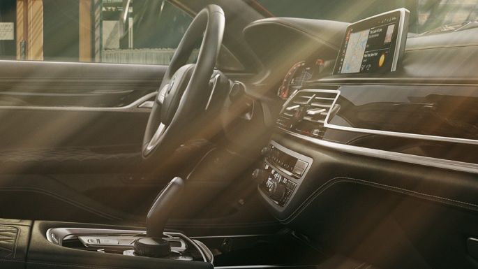 תא הנוסעים האיכותי של BMW סידרה 7 מבית BMW Individual תא הנוסעים האיכותי של BMW סידרה 7 מבית BMW Individual, בצבע שחור