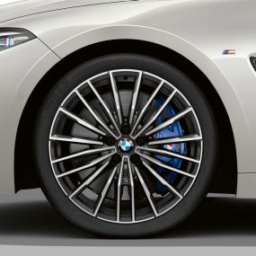 BMW M850i xDrive, חישוקים מסגסוגת קלה בקוטר 20 אינץ' בעיצוב מרובה חישורים 729 M. BMW M850i xDrive, חישוקים מסגסוגת קלה בקוטר 20 אינץ' בעיצוב מרובה חישורים 729 M.