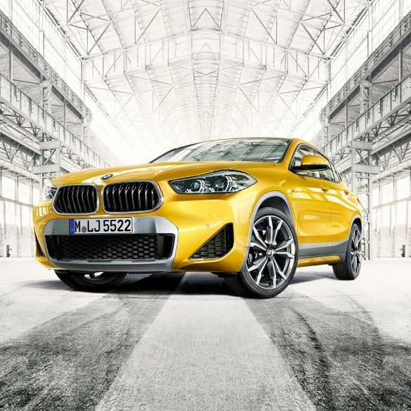 מבט 3/4 מלפנים BMW X2 F39 מבט 3/4 מלפנים BMW X2 2018 F39 בזהב מטאלי