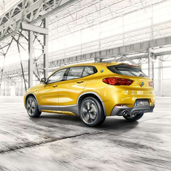 מבט 3/4 צדדי BMW X2 F39 BMW X2 2018 F39 זהב מטאלי, מבט 3/4 צדדי