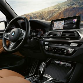 BMW X3 M40i, גלגל הגה ולוח מכשירים BMW X3 M40i, גלגל הגה ולוח מכשירים