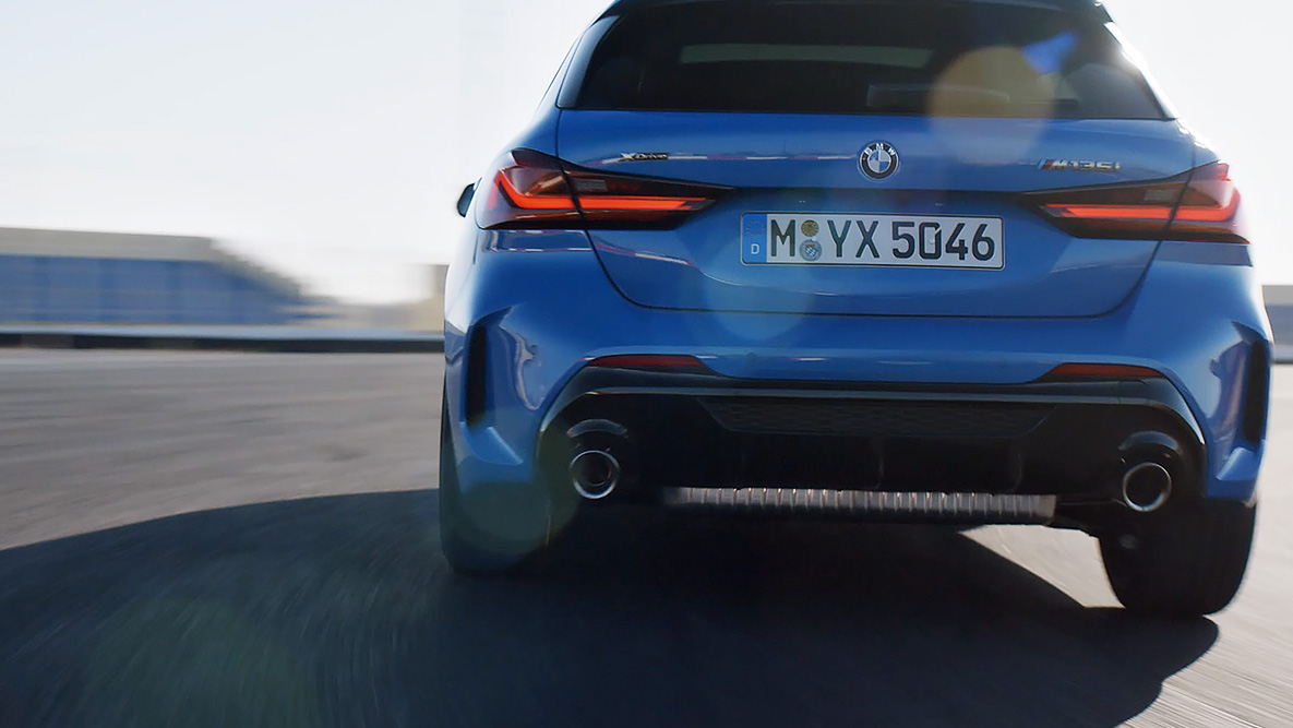 מערכת היגוי M-Sport (אופציונלי). מערכת היגוי M-Sport (אופציונלי).