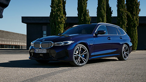 BMW 3 Series Touring G21 seventh generation side view  BMW 3 Series models BMW 3 Series Touring G21 seventh generation side view