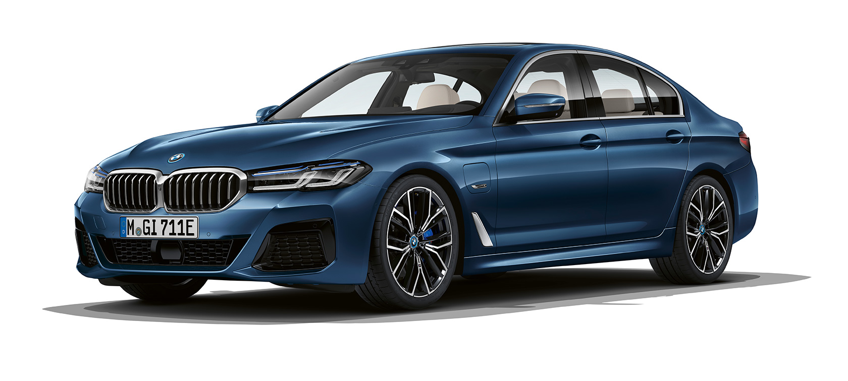 BMW סדרה 5 במקום BMW סדרה 5 2020, מבט 3/4 קדמי בעמידה