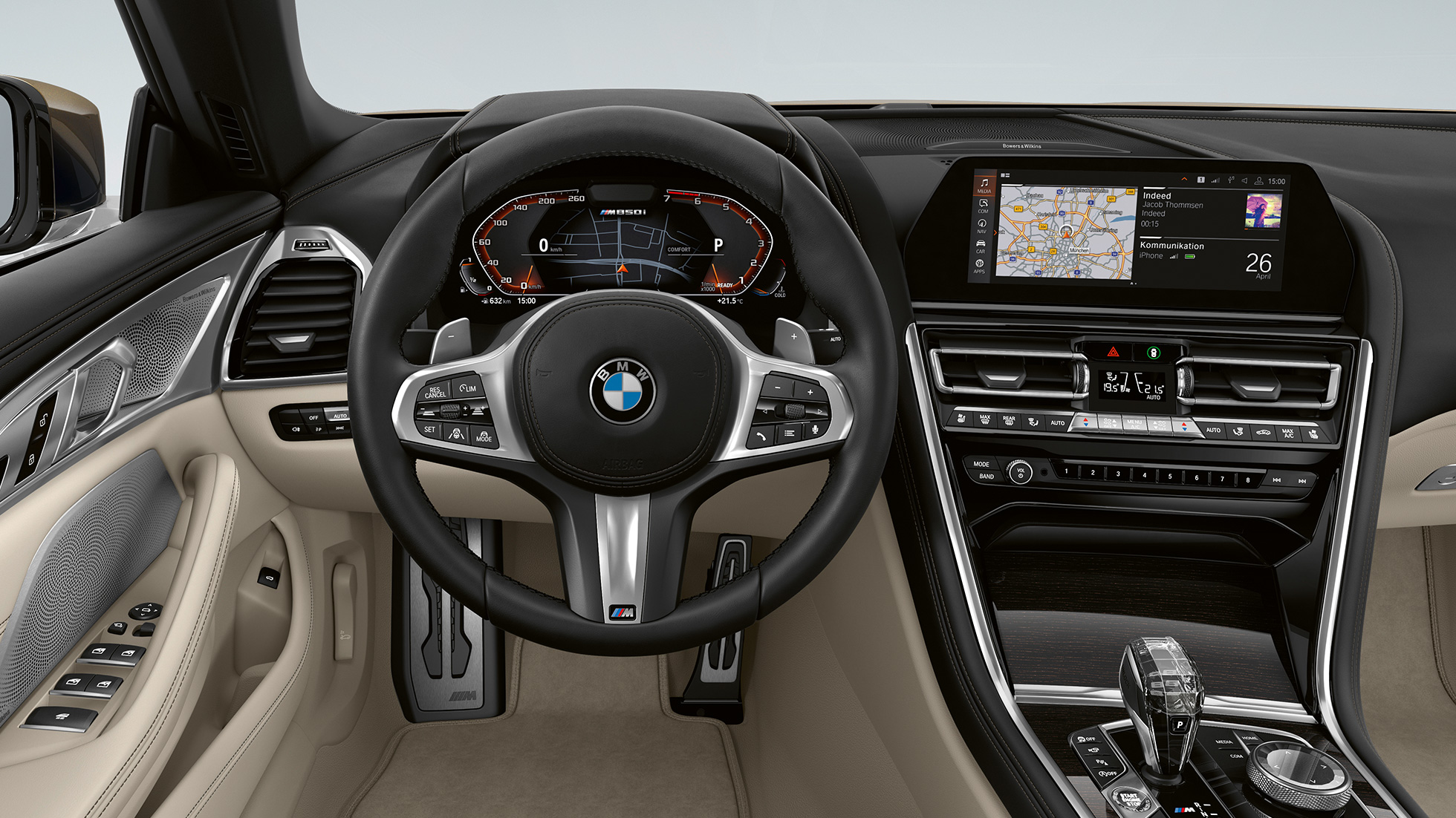 BMW M850i xDrive, צבע Dravit Grey מטאלי, סביבת הנהג עם גלגל הגה M מצופה עור. BMW M850i xDrive, צבע Dravit Grey מטאלי, סביבת הנהג עם גלגל הגה M מצופה עור.