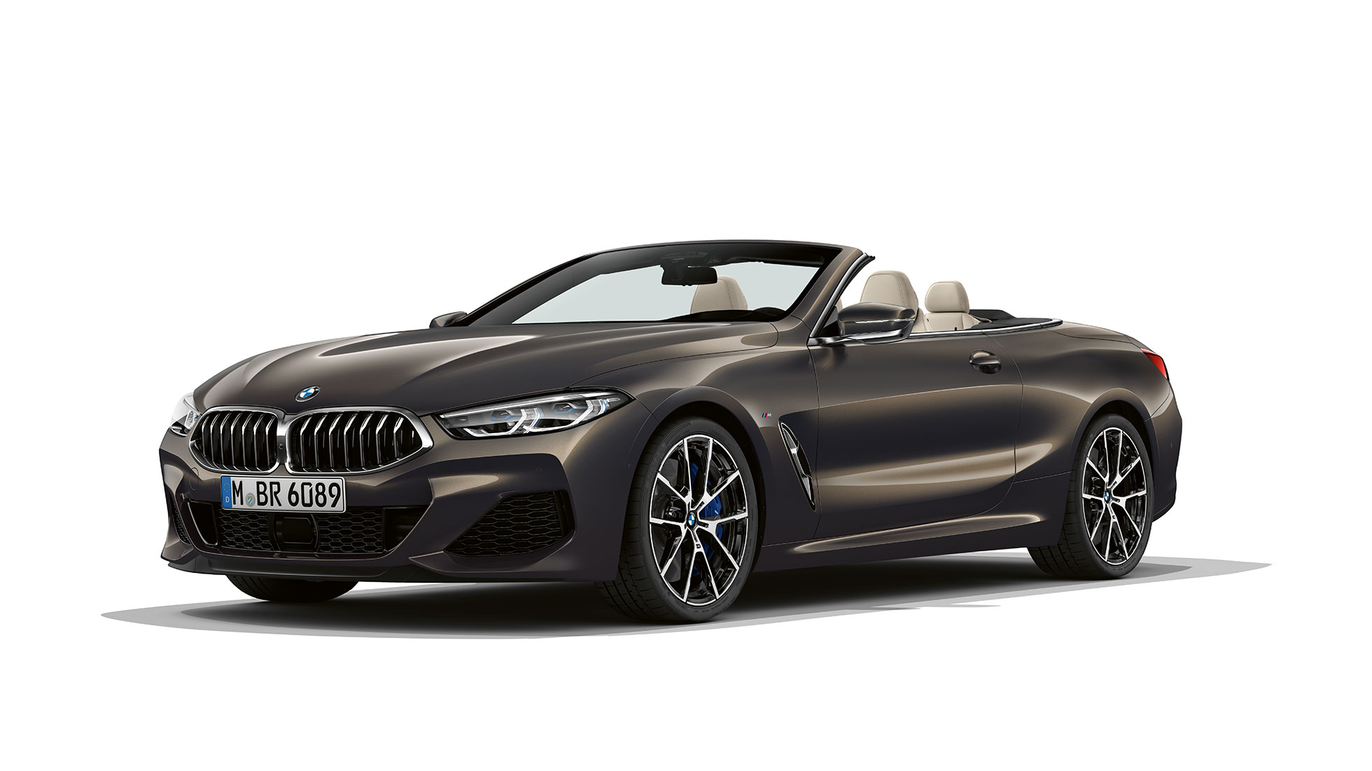 BMW M850i xDrive, צבע Dravit Grey מטאלי, מבט חזית-צד. BMW M850i xDrive, צבע Dravit Grey מטאלי, מבט חזית-צד.