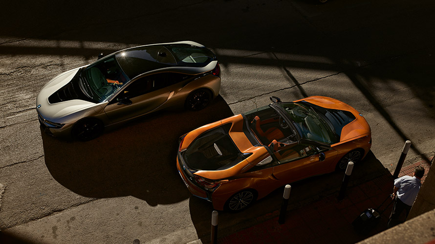 BMW i8 דור ראשון מבט מהצד ברחוב BMW סדרה i BMW i8 דור ראשון מבט מהצד ברחוב