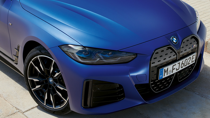 BMW i4 M50 2021 BMW Individual Frozen Portimao Blue מטאלי מבט קדמי מלמעלה