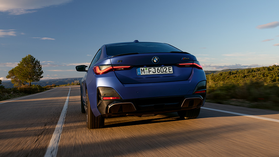 BMW i4 M50 2021 מצב נהיגה SPORT+ BMW i4 M50 2021 צליל נהיגה מצב SPORT+