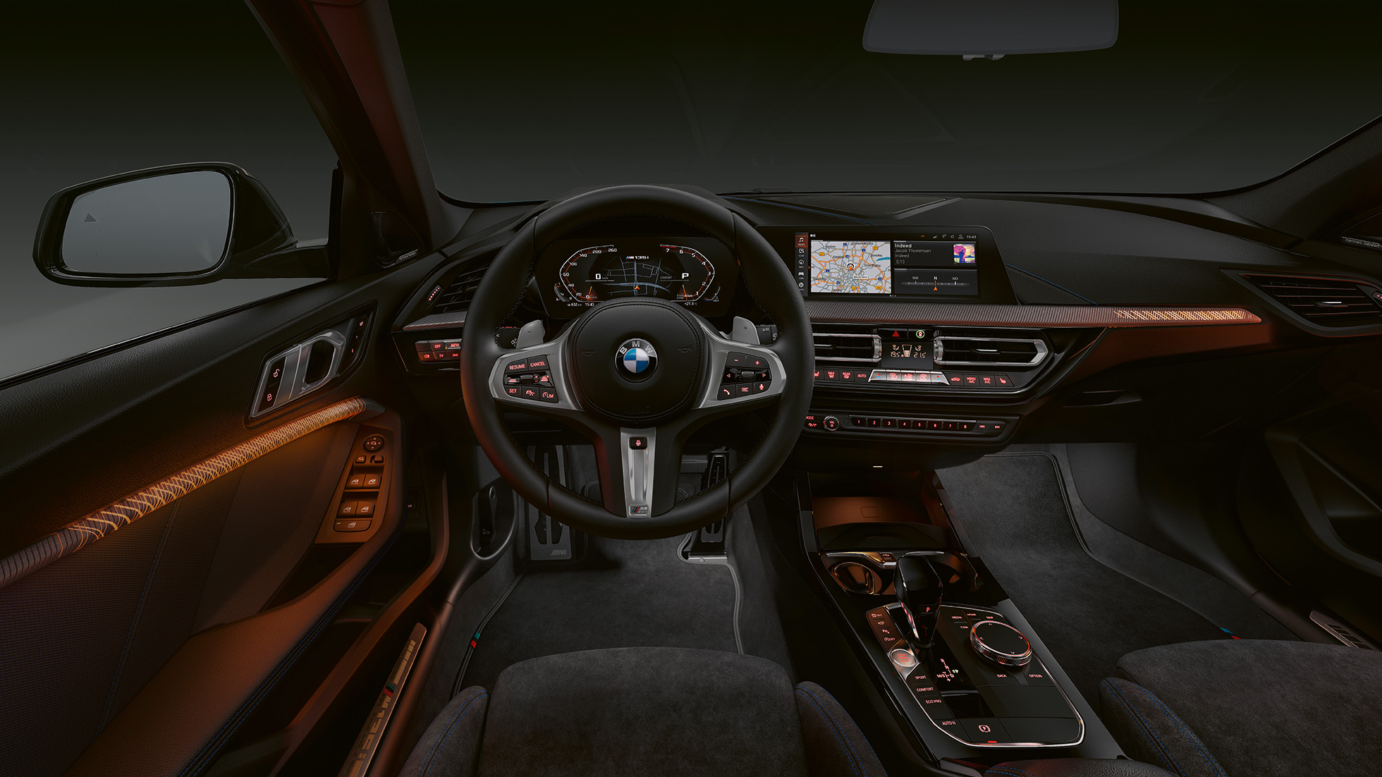 M135i xDrive - סביבת נהג M135i xDrive - סביבת נהג