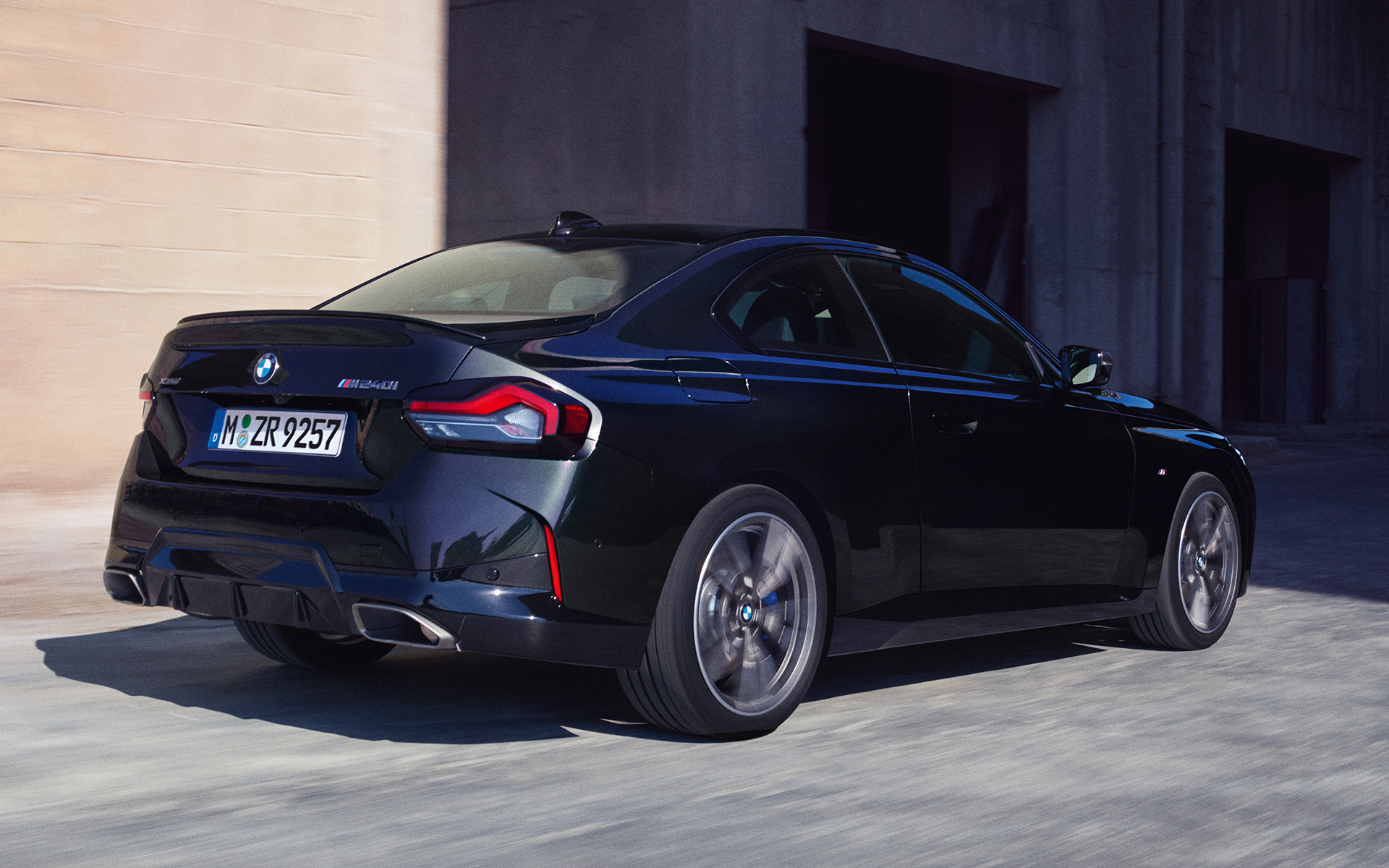 BMW M240i חלק אחורי אתלטי חלק אחורי אתלטי BMW M240i