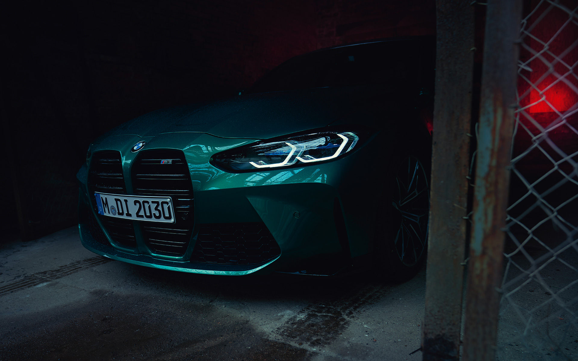 BMW M3 Green metallic מבט צדדי קדמי