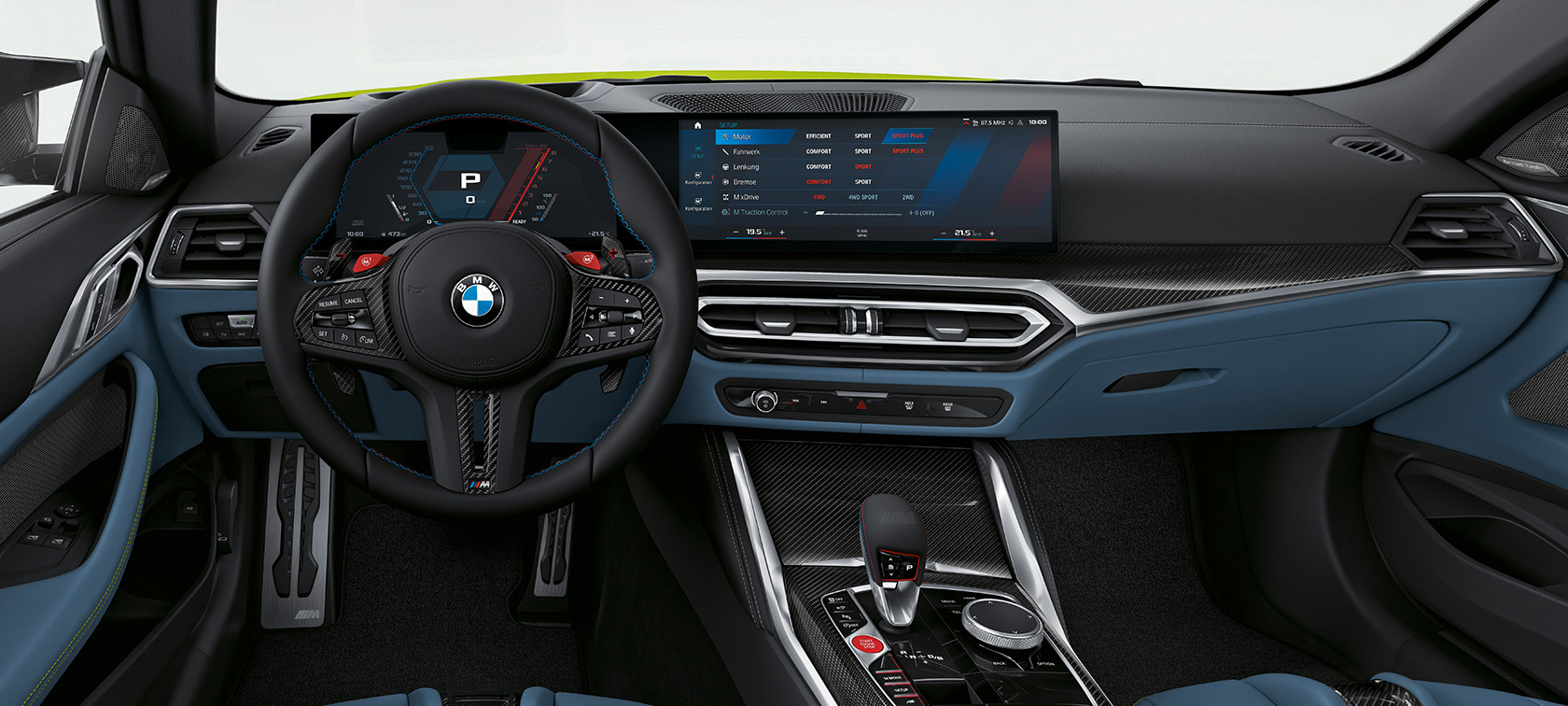 BMW M4 קופה סביבת נהג BMW M4 קופה סביבת נהג