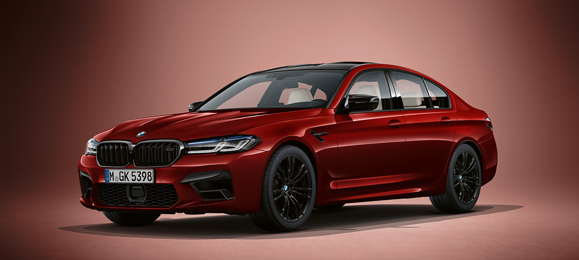 BMW Individual BMW M5 Sedan F90 2020 Aventurine Red metallic Individual BMW BMW M5 סדאן F90 LCI פייסליפט 2020 אדום מטאלי Aventurine מבט 3/4 קדמי