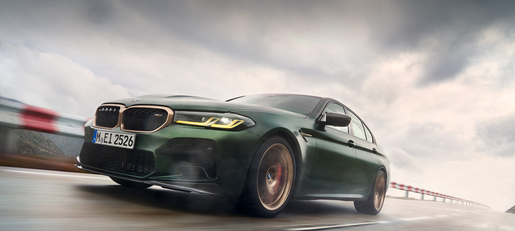 BMW M5 CS F90 2021 Frozen Deep Green metallic BMW M5 CS F90 2021 Frozen Deep Green metallic three-quarter front view