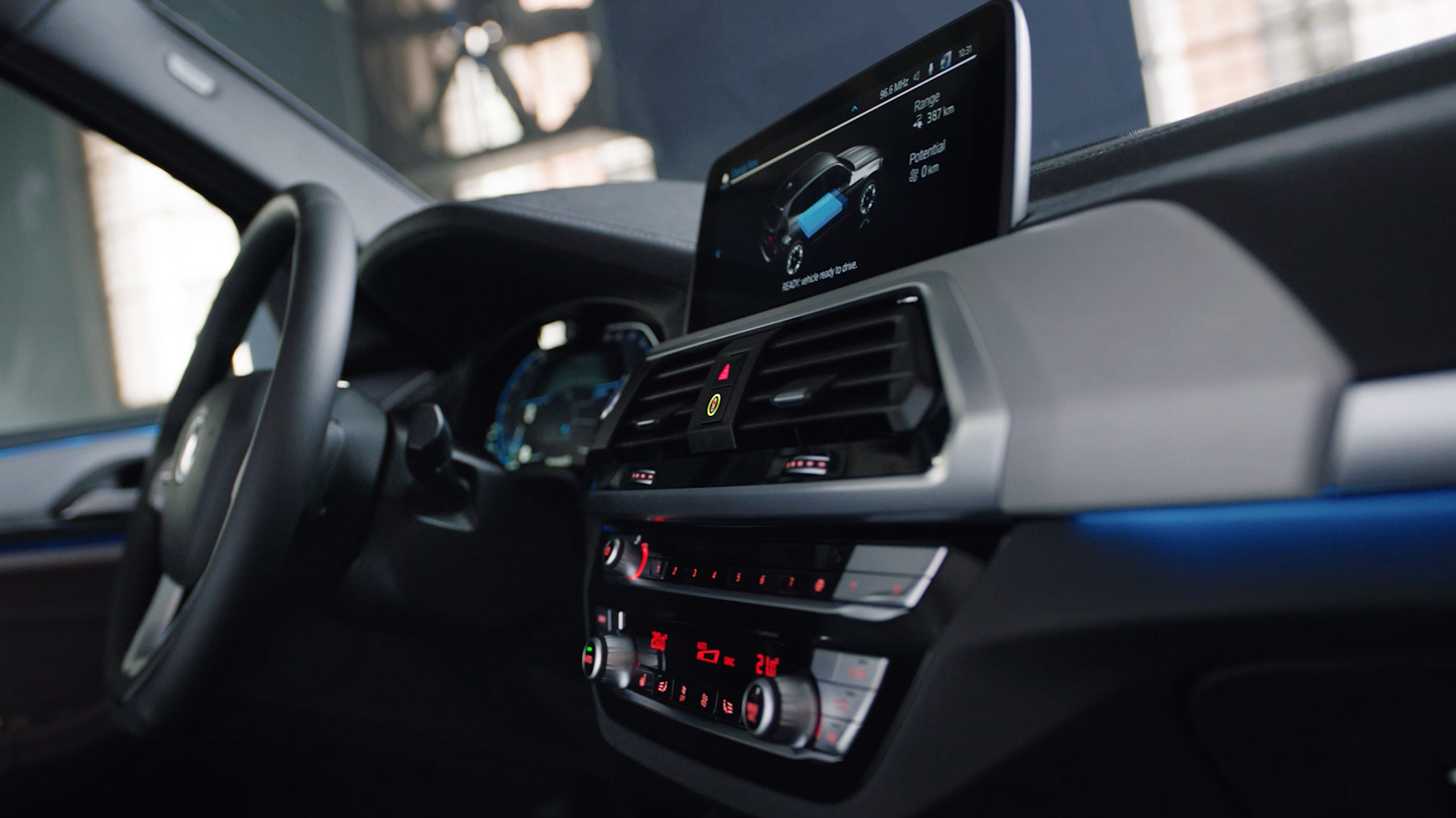 BMW iX3 עיצוב פנימי סרטון וידאו BMW iX3 לבן Mineral עיצוב פנימי סרטון וידאו