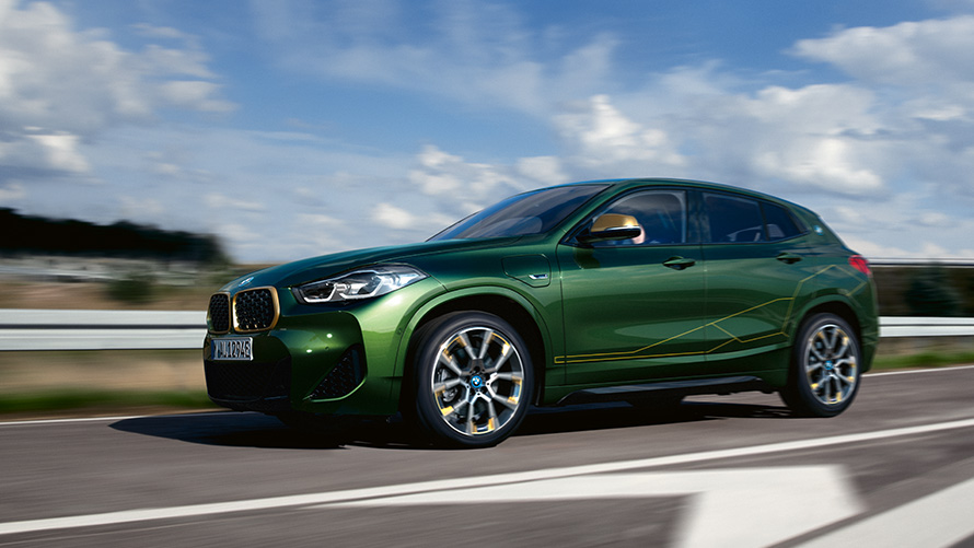 BMW X2 דור ראשון מבט קדמי ברחוב BMW סדרה X BMW X2 דור ראשון מבט קדמי ברחוב