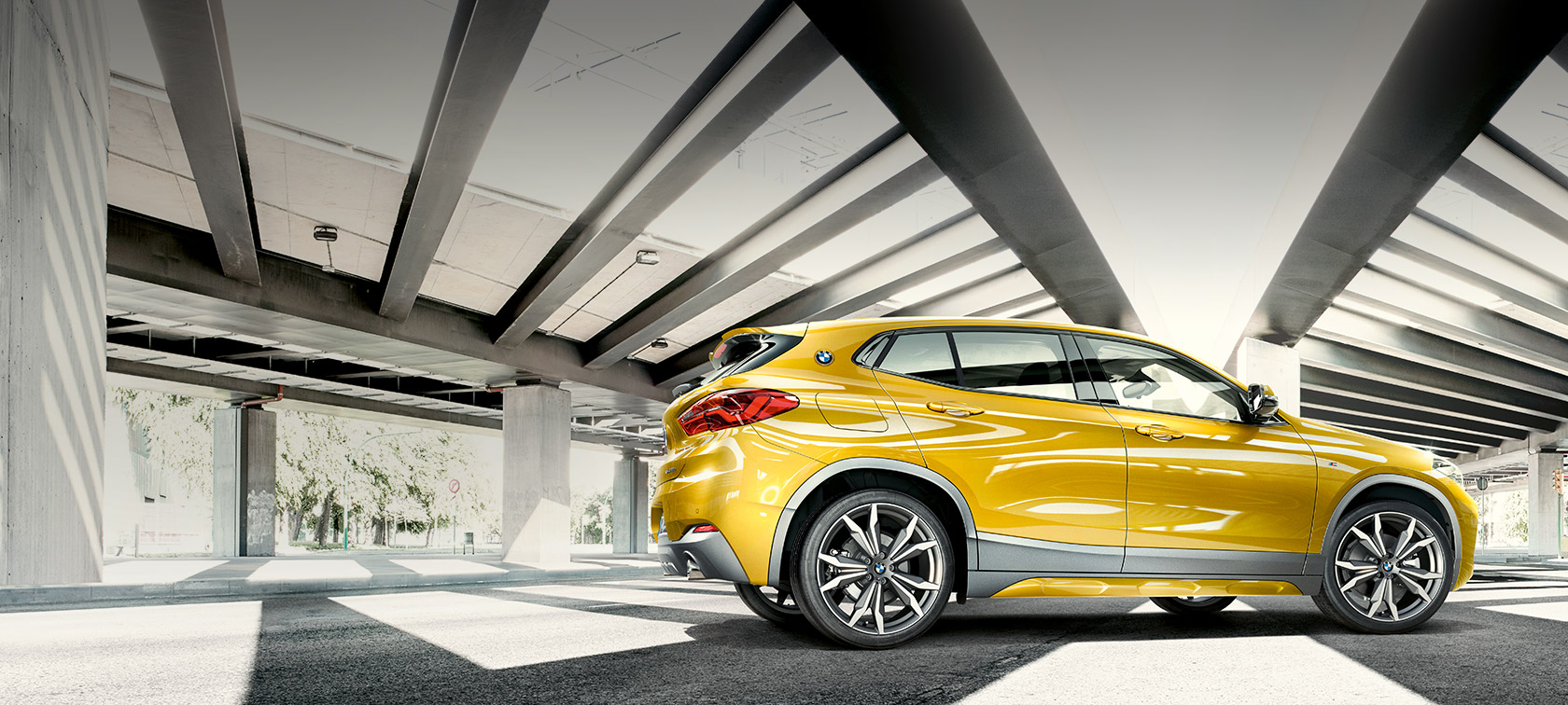 מבט צדדי BMW X2 F39 BMW X2 2018 F39 זהב מטאלי, מבט צדדי