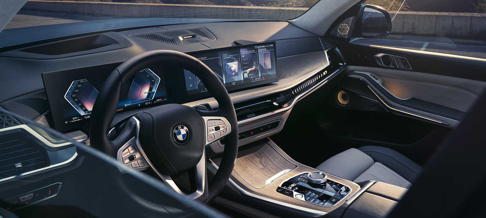 מבט על סביבת הנהג מבחוץ BMW X7 LCI מבט על סביבת הנהג מבחוץ BMW X7 LCI