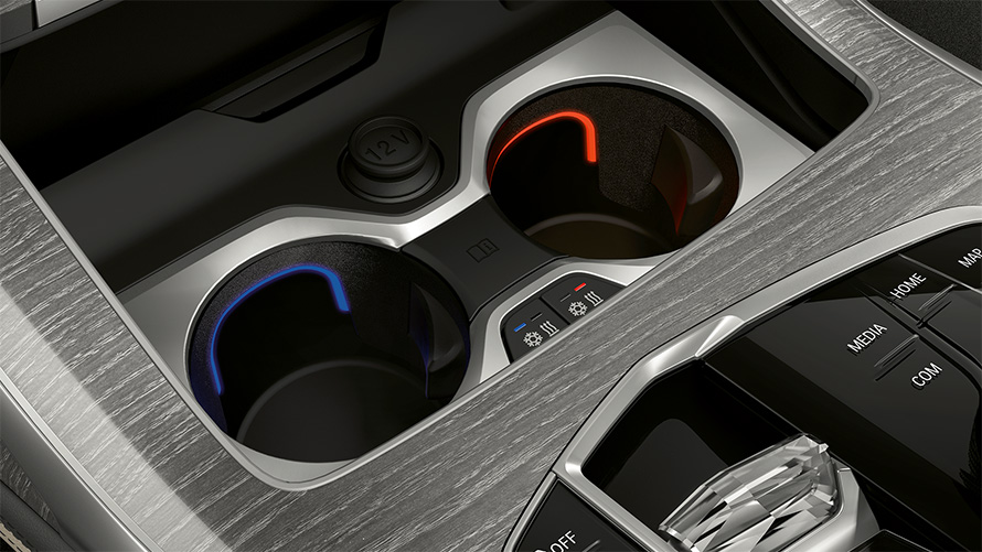 חבילת נוחות צילום תקריב של מחזיק כוסות מלפנים BMW X7 LCI