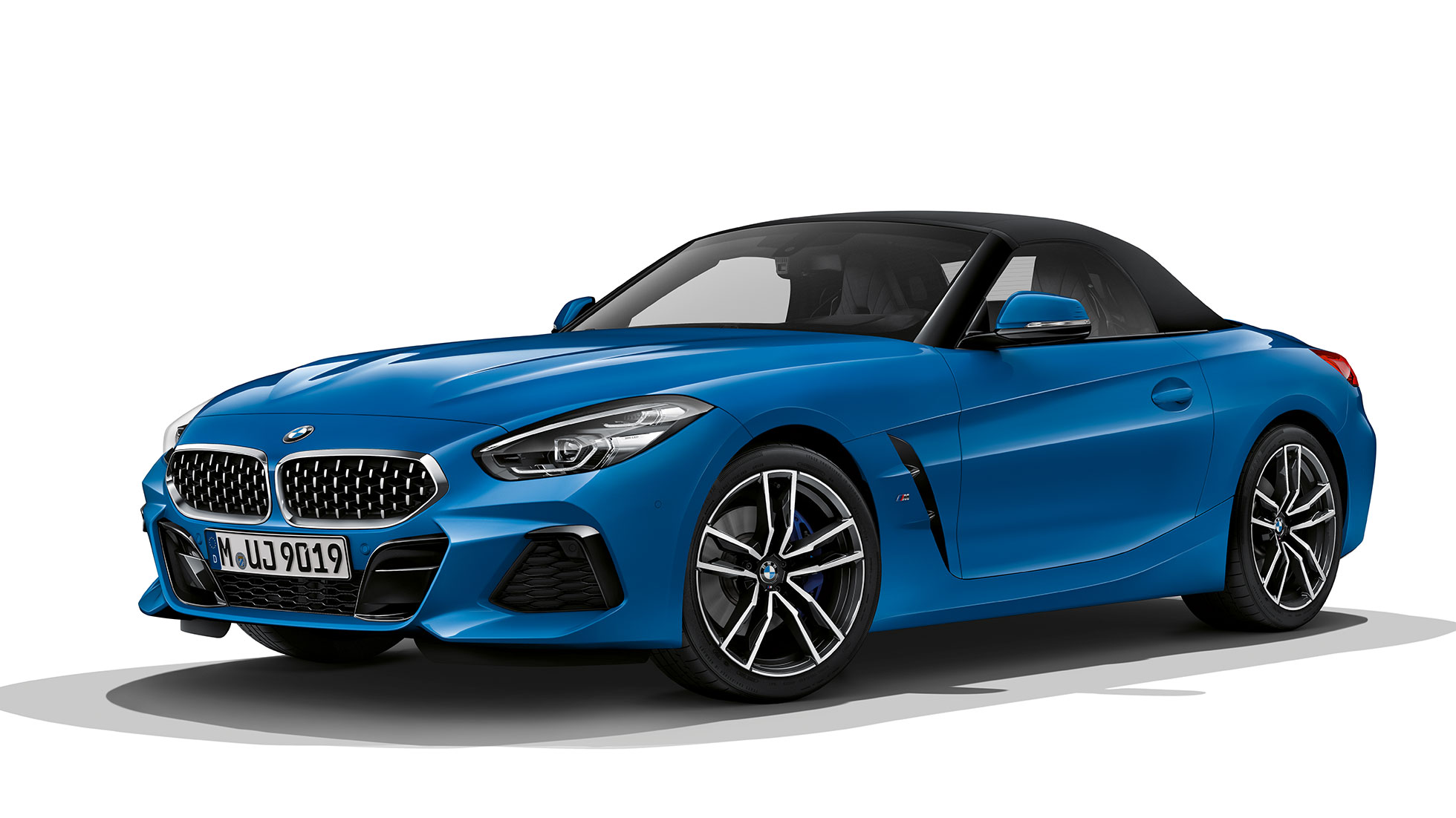 BMW Z4 רודסטר עם חבילת M Sport תצלום במבט חזית-צד של BMW Z4רודסטר עם חבילת M Sport