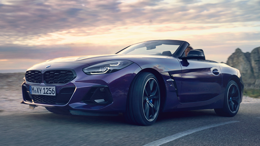 BMW Z4 רודסטר (G29) מבט צדדי בנהיגה BMW Z4 רודסטר (G29) מבט צדדי בנהיגה