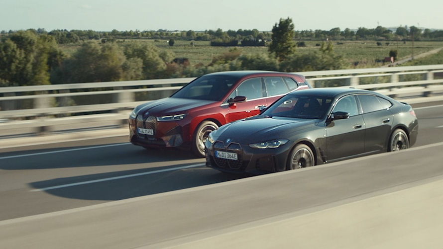מכוניות חשמליות BMW i4 BMW iX, הנאה אולטימטיבית מנהיגה - סרטון מכוניות חשמליות BMW i4 BMW iX, הנאה אולטימטיבית מנהיגה - סרטון
