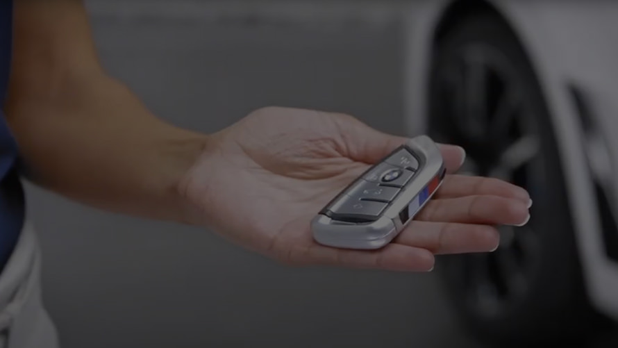 פתיחת ונעילת דלתות הרכב באמצעות Comfort Access