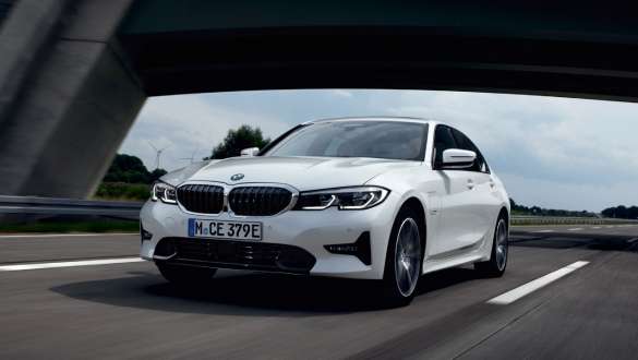 BMW סדרה 3 פלאג-אין הייבריד מבט קדמי BMW סדרה 3 פלאג-אין הייבריד