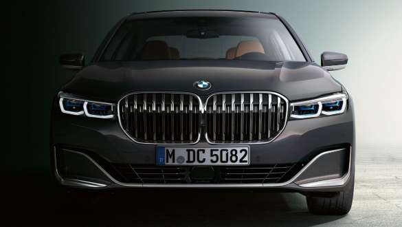 הפגוש הקדמי של BMW סידרה 7 BMW סידרה 7: מבט מהחזית, תקריב על הפגוש הקדמי