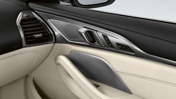 BMW M850i xDrive בצבע Dravit Grey מטאלי, מערכת שמע Bowers & Wilkins Diamond עם צליל היקפי. BMW M850i xDrive בצבע Dravit Grey מטאלי, מערכת שמע Bowers & Wilkins Diamond עם צליל היקפי.