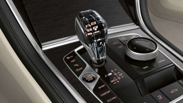BMW M850i xDrive בצבע Dravit Grey מטאלי, מתג Driving Experience Control. BMW M850i xDrive בצבע Dravit Grey מטאלי, מתג Driving Experience Control.