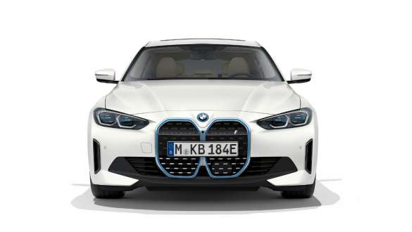 BMW i4 eDrive40 2021 Mineral White מבט קדמי BMW i4 eDrive40 2021 Mineral White מבט קדמי