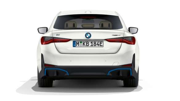 BMW i4 eDrive40 2021 Mineral White מבט אחורי BMW i4 eDrive40 2021 Mineral White מבט אחורי