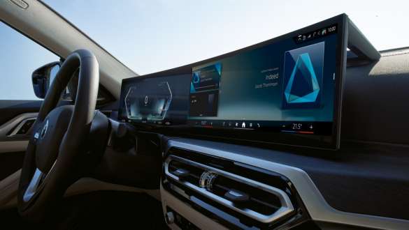 הצג הקמור של BMW BMW i4 2021 הצג הקמור של BMW BMW i4 2021 צג בקרה חלק פנימי