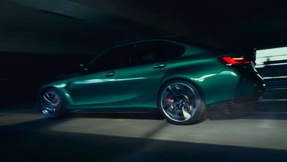 מתלים ספורטיביים M BMW M3 BMW M3 Green metallic מתלים ספורטיביים M מבט צדדי