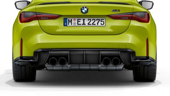 מערכת פליטה ספורטיבית BMW M4 Competition BMW M4 Competition מערכת פליטה ספורטיבית מבט אחורי
