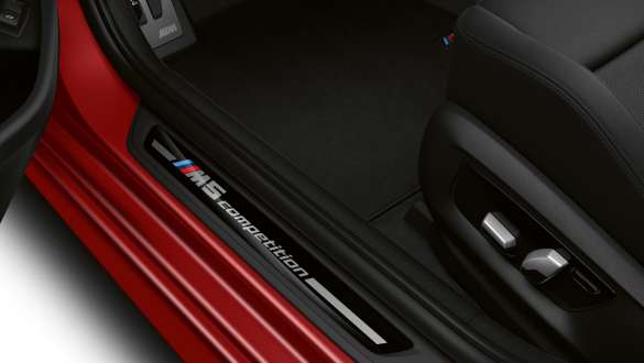 סף דלתות עם הכיתוב M5 Competition סף דלתות עם הכיתוב M5 Competition