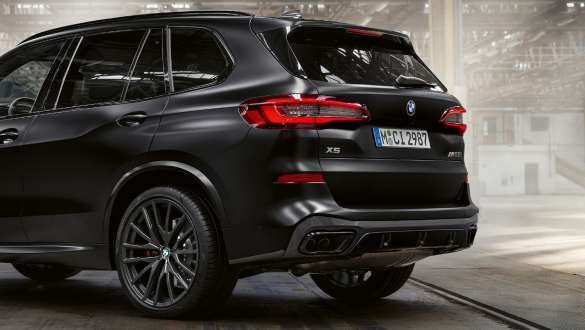 BMW Individual Frozen Black מטאלי BMW X5 Edition Black Vermilion BMW Individual Frozen Black מטאלי BMW X5 Edition Black Vermilion