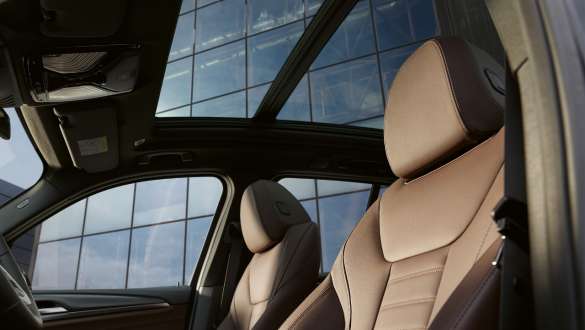חלון גג פנורמי BMW iX3 2021