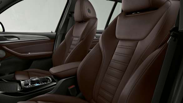 מושבים ספורטיביים BMW iX3 2021