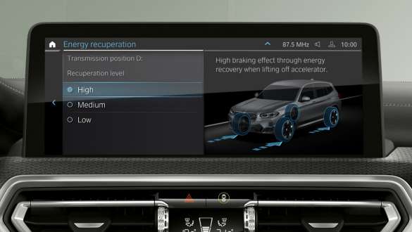 מערכת בלימה רגנרטיבית BMW iX3