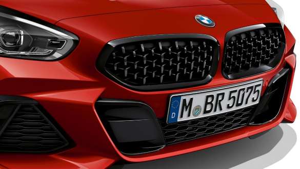 שבכת הכליות של BMW Z4 רודסטר BMW Z4 רודסטר עם שבכת כליות בעיצוב סריג (Mesh)