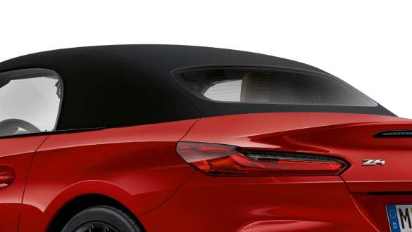 הגג הנפתח של BMW Z4 רודסטר הצללית של BMW Z4 רודסטר עם גג סגור
