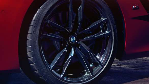 בלמי M Sport של BMW Z4 רודסטר תקריב על בלמי M Sport